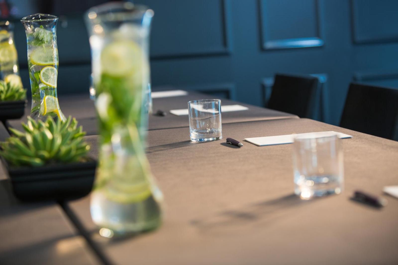 Staypineapple, An Iconic Hotel, The Loop