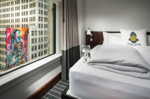 Staypineapple, An Iconic Hotel, The Loop image 10