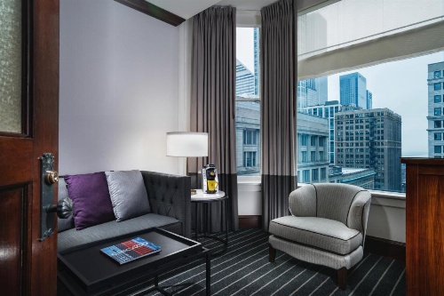 Staypineapple, An Iconic Hotel, The Loop image 18