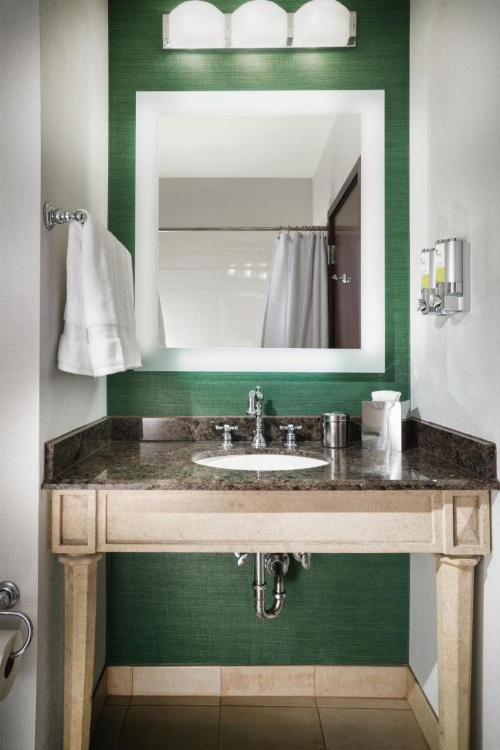 Staypineapple, An Iconic Hotel, The Loop image 19